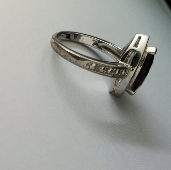 Nevada Sliver Vintage Burmese Marquise Garnet & Diamond Ring - Size: 7 - 7.5 - Picture 14 of 16